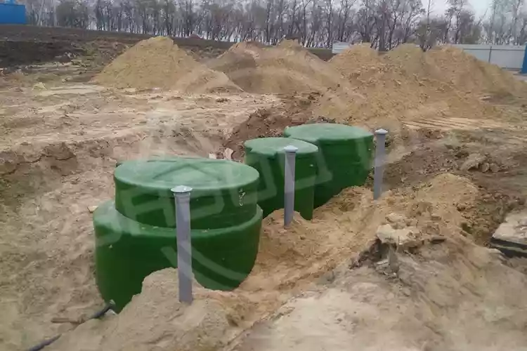 Установка подземных резервуаров для сбора сточных вод